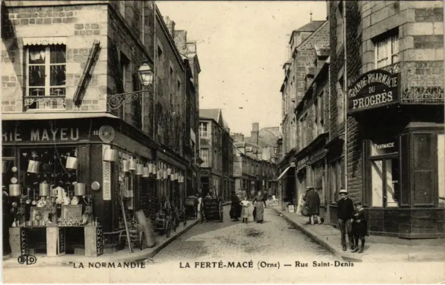 CPA La Ferte Mace Orne - Rue Saint-Denis (800444)