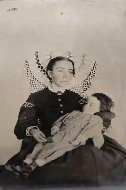 Antique Post Mortem Baby Photo 444b Oddleys Strange & Bizarre