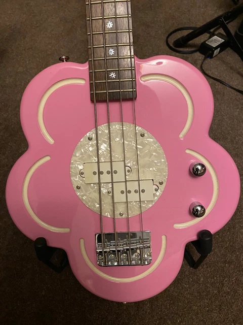Daisy rock cheap flower bass