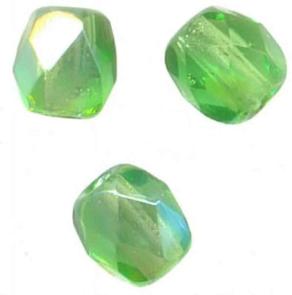 20 perles FACETTES DE BOHEME  8 mm  PERIDOT AB