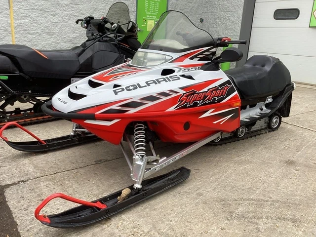 2005 Polaris® Super Sport    RED WHITE