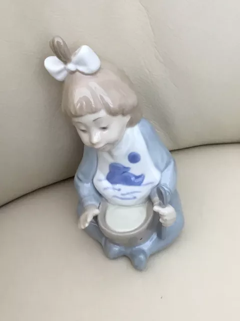 Nao Lladro 1988 "Soup Time" Baby Girl From The Childhood Collection ~ Ex. Cond.