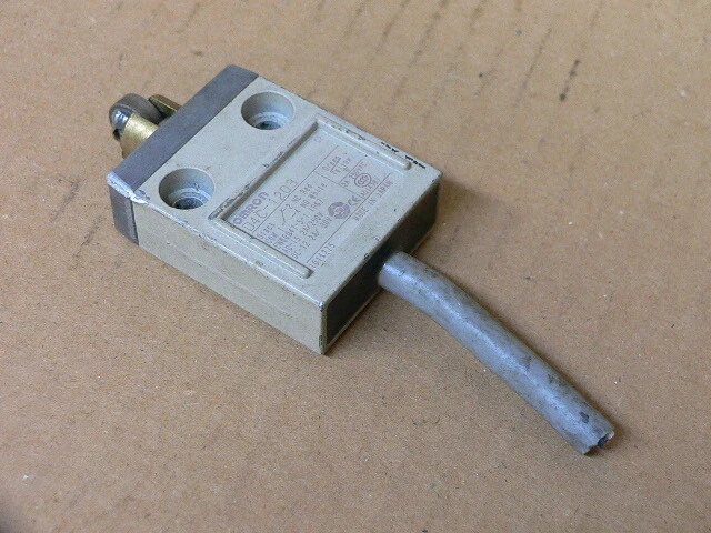 Omron D4C-1203 Limit Switch D4C1203