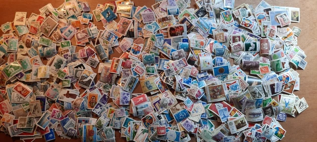  ref:L002 vrac lot collection de 1200 timbres de Roumanie ensemble propre 