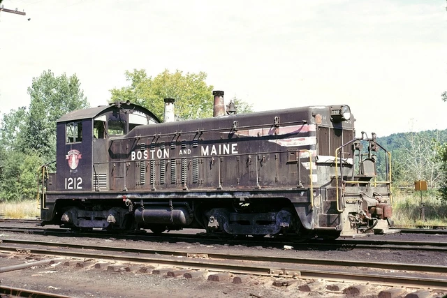 Boston & Maine (B&M) - NW2 - #1212 - Original 35mm Slide.