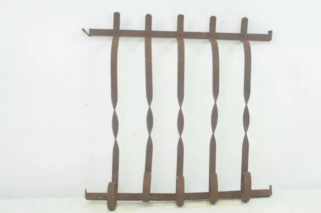 Antique/Vintage Garden Wall Decor Wrought Iron Rusty Window Guard Wall Hanger