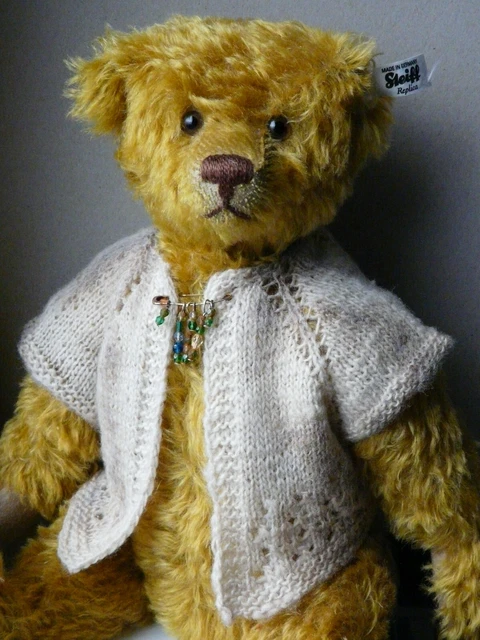 Handknitted Cardigan, Vintage Style, for collectible teddies & dolls