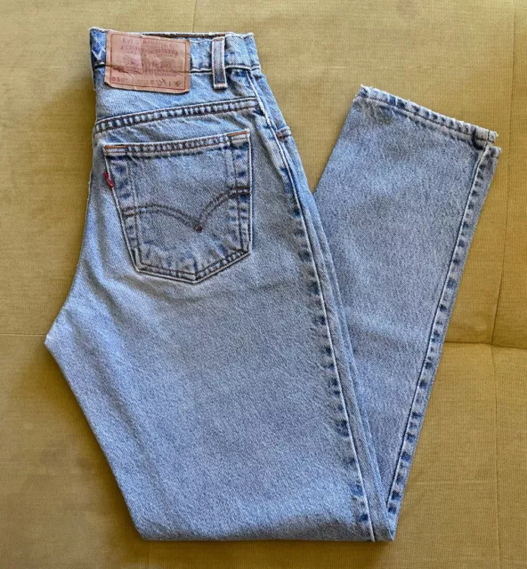 Women’s Vintage Levi’s 550 Fits Size 6