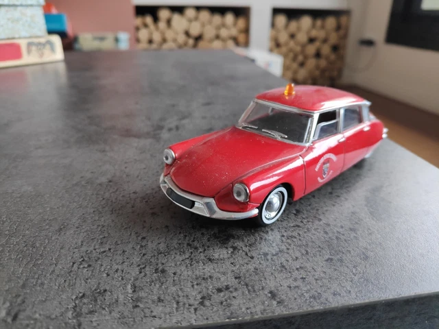 1/43 Solido Citroen Ds 19 1956 Pompiers Mint