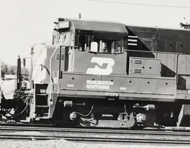 Burlington Northern Railroad BN #5481 U30B Locomotive Train Photo Aurora IL 1972