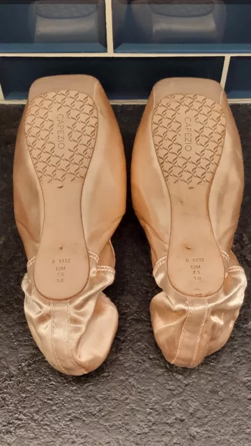 CAPEZIO Airess Broad B 1132 Pink Ballet Pointe Shoes Maxi-Firm Shank Size 12M 2