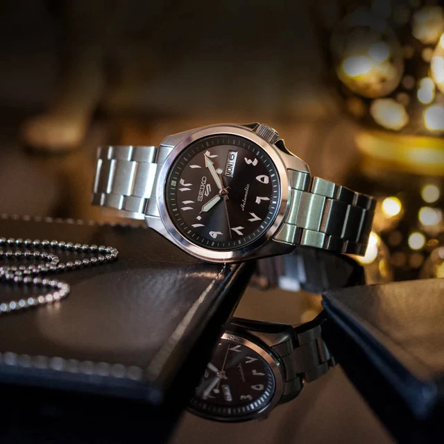 Montre De Sport Homme Gaucher - Cadran Noir Chiffres Or, Mouvement Japonais - Neuve Avec étiquettes