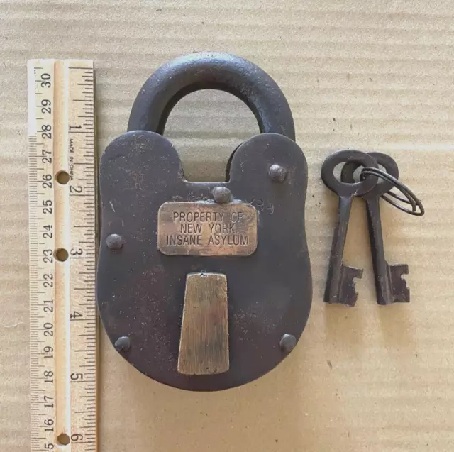 NY Insane Asylum Large Padlock Cast Iron Antique Finish Rustic w/2 Keys Works