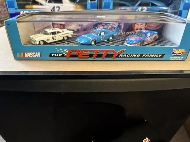 1997 Mattel Hot Wheels Collectibles Nascar The Petty Racing Family NEW SEALED