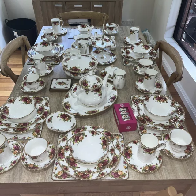 royal albert old country roses dinner set ( 71 Pieces )