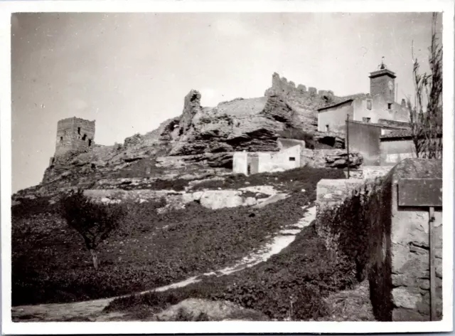 France, château de Fos-sur-Mer, 1910 Vintage silver print. Tirage argentique