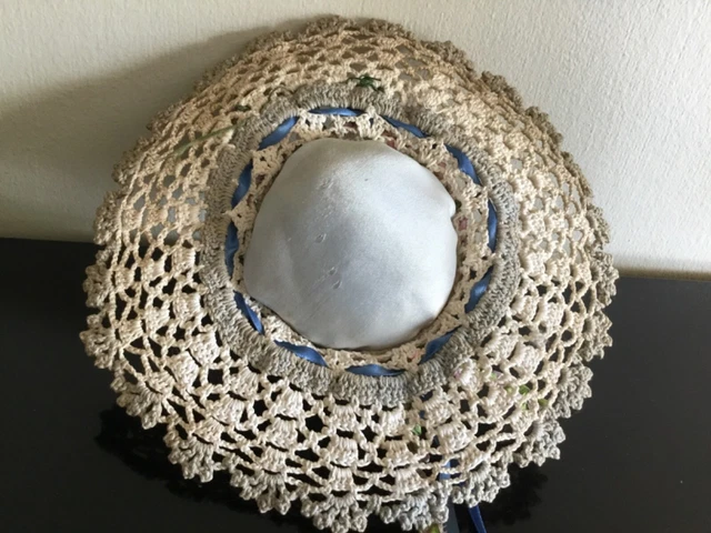 2 chapeaux de poupées anciens fabriqués main 4