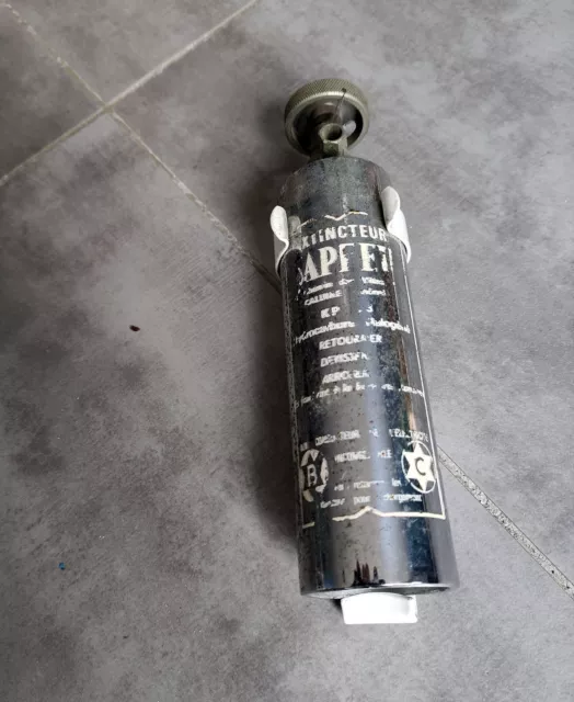 ancien extincteur de voiture plombé
