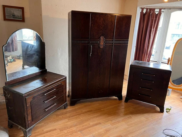 Antique 1920’s Solid Oak Full Bedroom Suite Wardrobe Dressing Table and Drawers