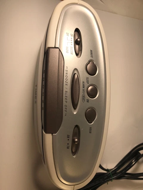 TIMEX ALARM CLOCK JUMBO DISPLAY AM/FM Radio White Model T254W Dimmable ...