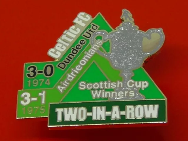 Danbury Mint Pin Badge Celtic Football Club v Dundee Scottish Cup Winners 1974/5