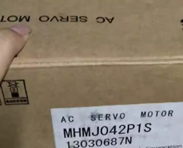 1 PC New servo motor MHMJ042P1S