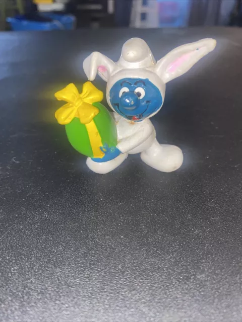 Smurfs White Bunny Smurf Easter Egg Rare Vintage Display Figurine CD 1982