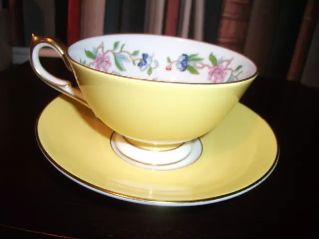 Beautiful Aynsley Pembroke  Primrose Yellow Cabinet Cup & Saucer 2