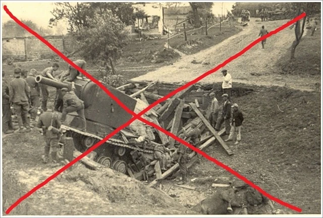 FOTO/PHOTO 296,PANZER,TANK, WW2, Kv2 ,German Soldier, durch Brücke