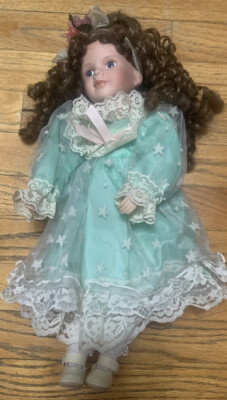 Pre-Owned EMERALD DOLL COLLECTION