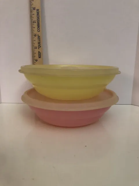 Set of 2 Vintage Tupperware Fruit/Berry Bowls Pastel Colors w/Lids
