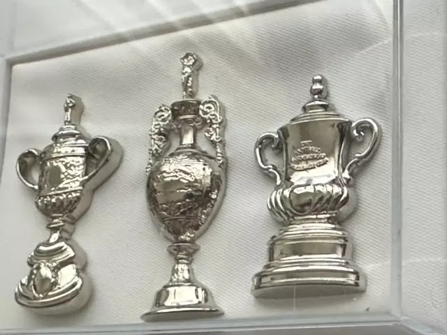 Preston North End Invincibles Pin Abzeichen Set Liga & FA Tasse