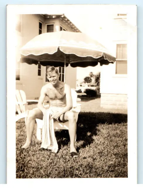 Vintage Photo 1947 Post WW2 Daytona Honeymoon, Shirtless Man Lawn ,3.5x2.5