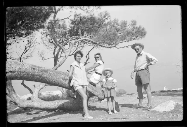 Ancien négatif photo portrait de famille paysage maritime mer