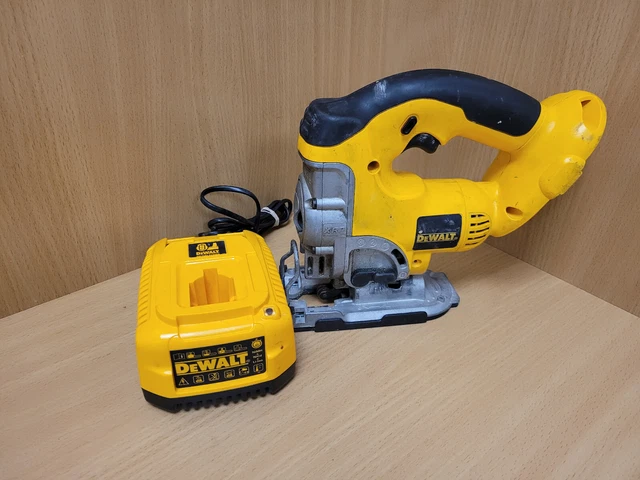 Image of Black & Decker KS227 circular saw on Amazon website