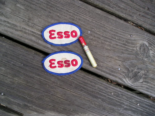 Vintage Esso Advertising Lighter - Newberry S.C & 2 Patches