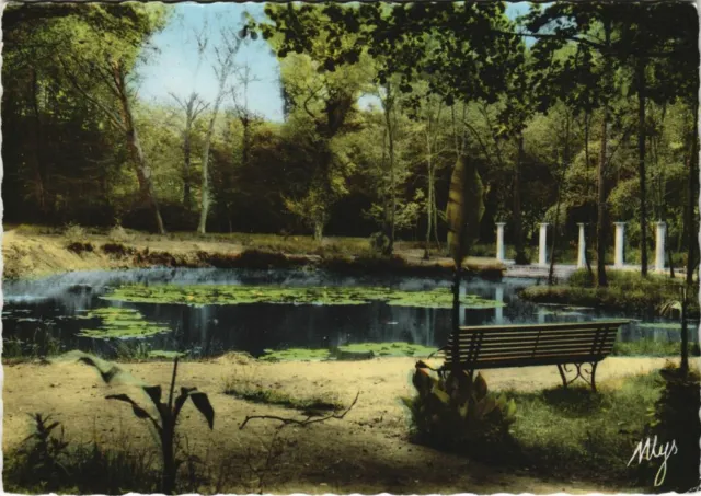 CPM BARBOTAN-les-THERMES L'Etang dans le Parc (1169589)