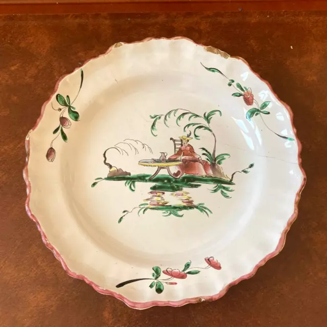 Assiette faience XVIIIe  - décor au chinois  - Strasbourg - Femme prenant le thé