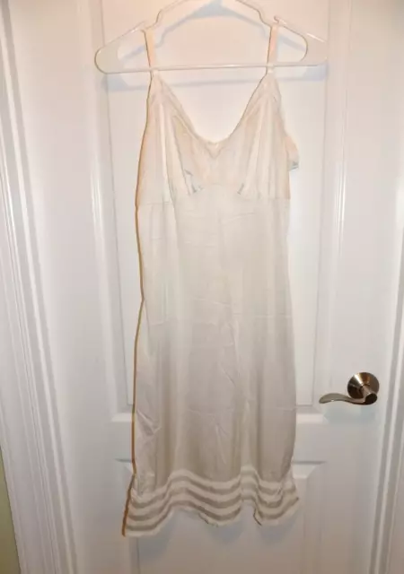 Vintage FIGURFIT Indera SILKY 38 White Nylon Slip Lace Trim Womens 70s 80s