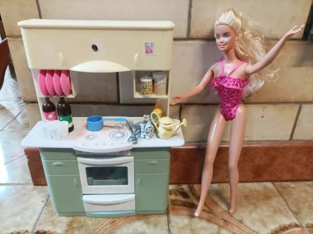 Barbie - Ensemble de mobilier dextArieur Barbie avec four A pizza