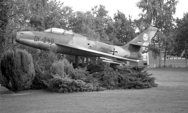 ex-JG36, WGAF, F-84F Thunderstreak, DF-240 at Hopsten, 6 Sep 1994 - B&W Neg_6217