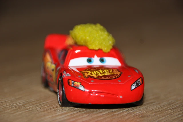 VOITURE DISNEY CARS FLASH MCQUEEN 95 Buisson Sur Le Toit Diecast Métal