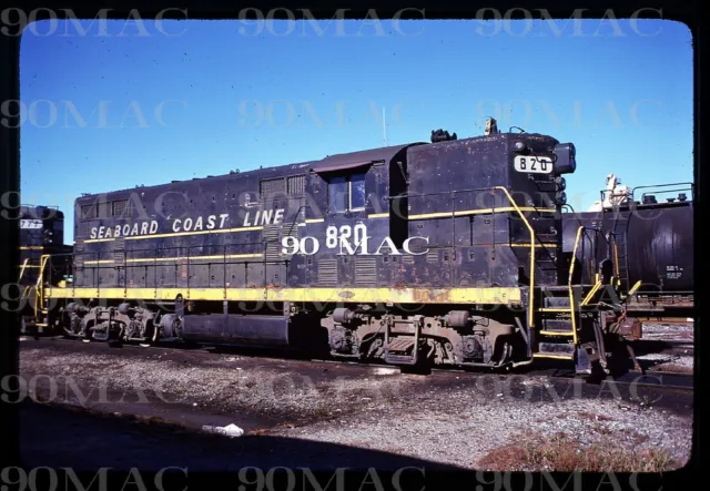 SEABOARD COAST LINE-SCL. EMD GP7 #820. Charleston (SC). Original Slide 1977.