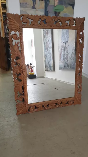Wandspiegel geschnitzter Rahmen