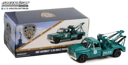 Greenlight 1/18 1967 Chevrolet C-30 Dually Wrecker Nypd 13652