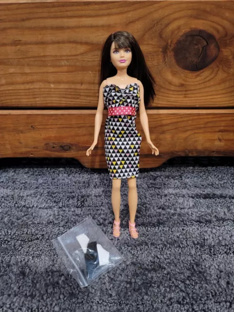 Barbie Skipper Doll. Brunette Pink Streak Hair With Bangs. Highlighted Pink.