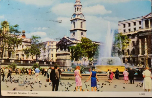 CPA England London Trafalgar Square Obliterated 1975 Stamped Elizabeth II 6P