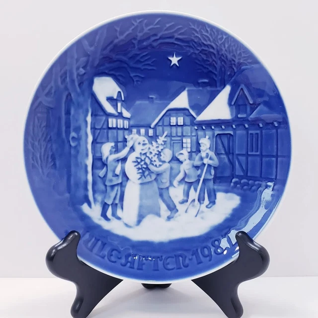 B & G Copenhagen Jule After 1987 The Snowman's Christmas Eve Porcelain Plate