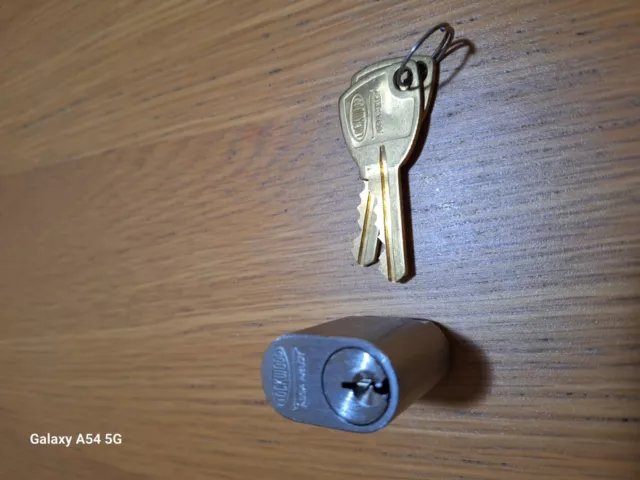 GENUINE NEW STYLE Lockwood Assa Abloy 570 Oval Cylinder To Suit