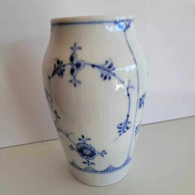 Royal Copenhagen Vase Vintage  Blue And White Porcelain 1/384 Circa 1923-34